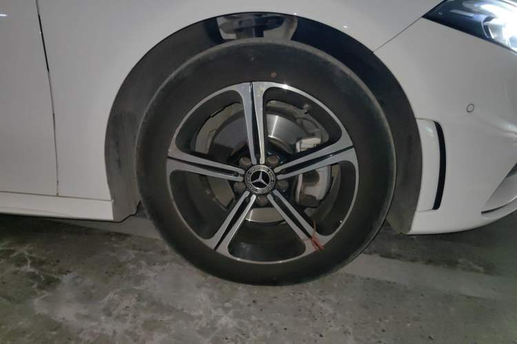 Used Mercedes-Benz A-Class 2022 A 200 L Sport Sedan Dynamic Model Right Front Wheel Hub