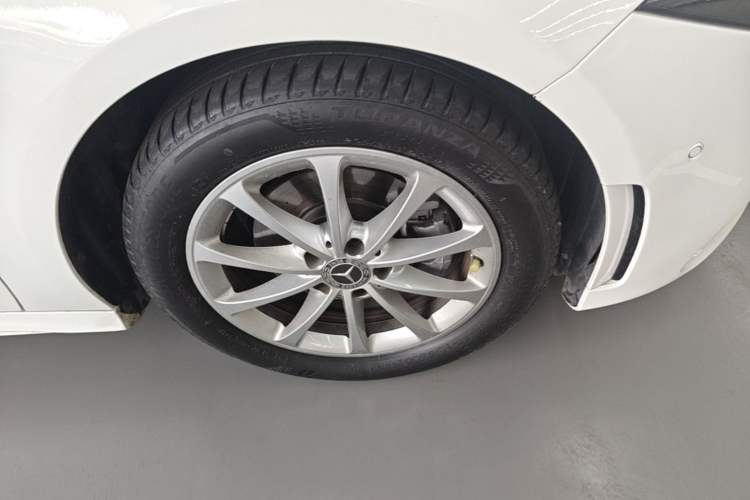 Used Mercedes-Benz A-Class 2022 A 200 L Sport Sedan Dynamic Model Right Front Wheel Hub