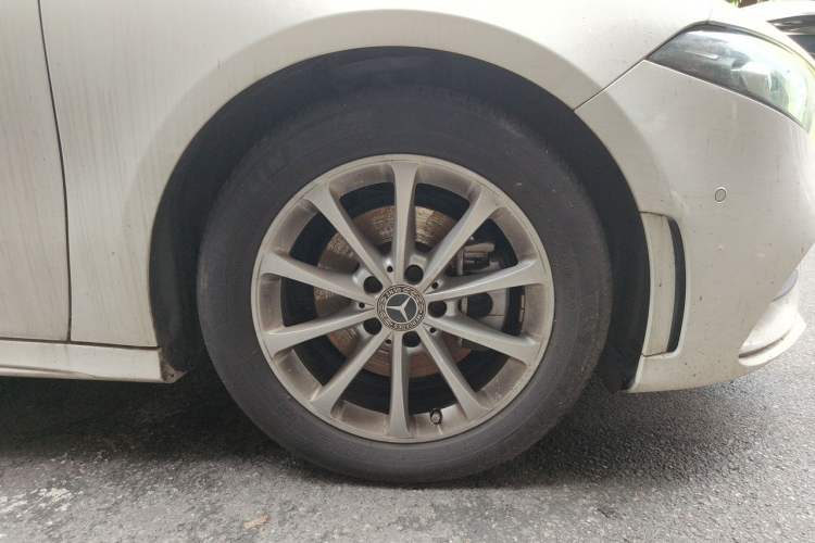 Used Mercedes-Benz A-Class 2022 Restyled A 200 L Sport Sedan Dynamic Version Right Front Wheel Hub
