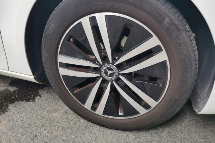 Used Mercedes-Benz A-Class 2022 A 180 L Sport Sedan Right Front Wheel Hub
