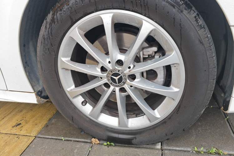 Used Mercedes-Benz A-Class 2022 A 200 L Sport Sedan Dynamic Model Right Front Wheel Hub