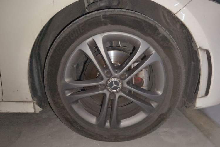 Used Mercedes-Benz A-Class 2022 A 180 L Sport Sedan Right Front Wheel Hub