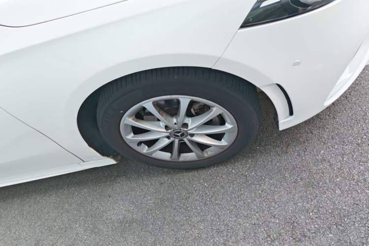 Used Mercedes-Benz A-Class 2022 A 200 L Sport Sedan Dynamic Model Right Front Wheel Hub