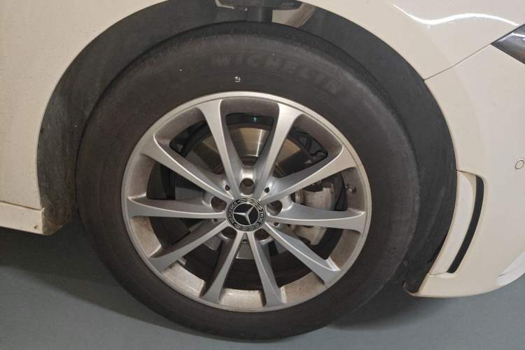 Used Mercedes-Benz A-Class 2022 A 200 L Sport Sedan Dynamic Model Right Front Wheel Hub