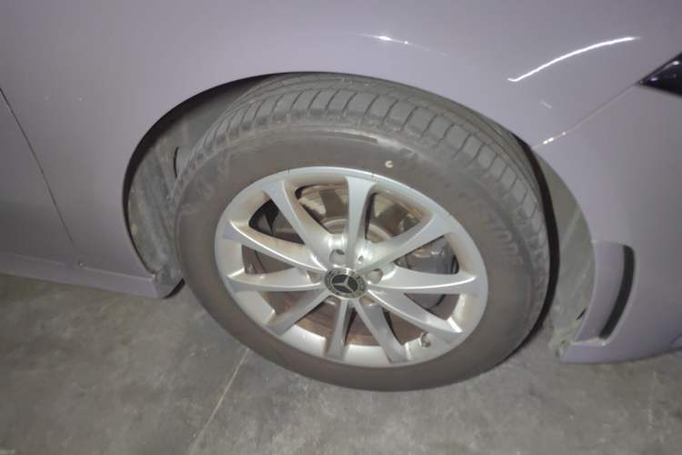 Used Mercedes-Benz A-Class 2022 Restyled A 200 L Sport Sedan Fashion Version Right Front Wheel Hub