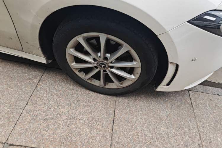 Used Mercedes-Benz A-Class 2022 Restyled A 200 L Sport Sedan Dynamic Version Right Front Wheel Hub