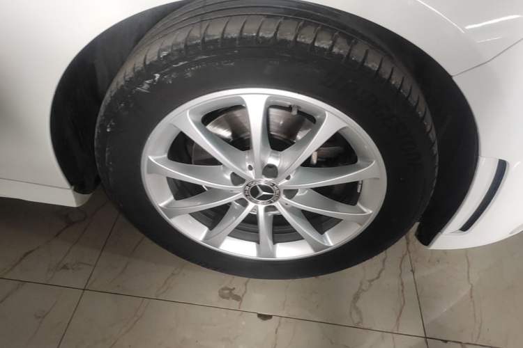 Used Mercedes-Benz A-Class 2022 Restyled A 200 L Sport Sedan Dynamic Version Right Front Wheel Hub