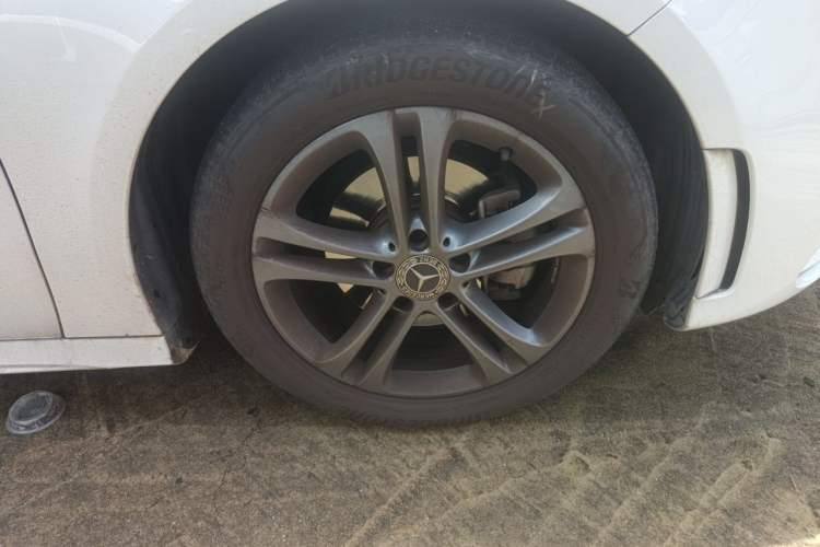 Used Mercedes-Benz A-Class 2022 A 180 L Sport Sedan Right Front Wheel Hub