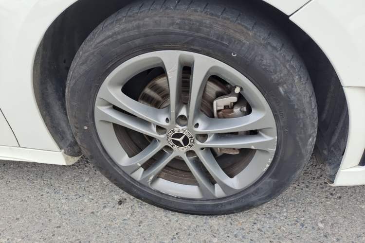 Used Mercedes-Benz A-Class 2022 A 180 L Sport Sedan Right Front Wheel Hub
