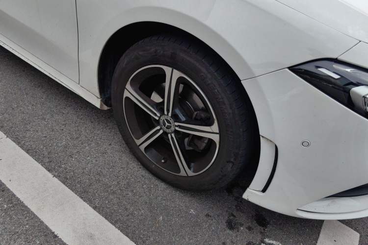 Used Mercedes-Benz A-Class 2022 A 200 L Sport Sedan Dynamic Model Right Front Wheel Hub