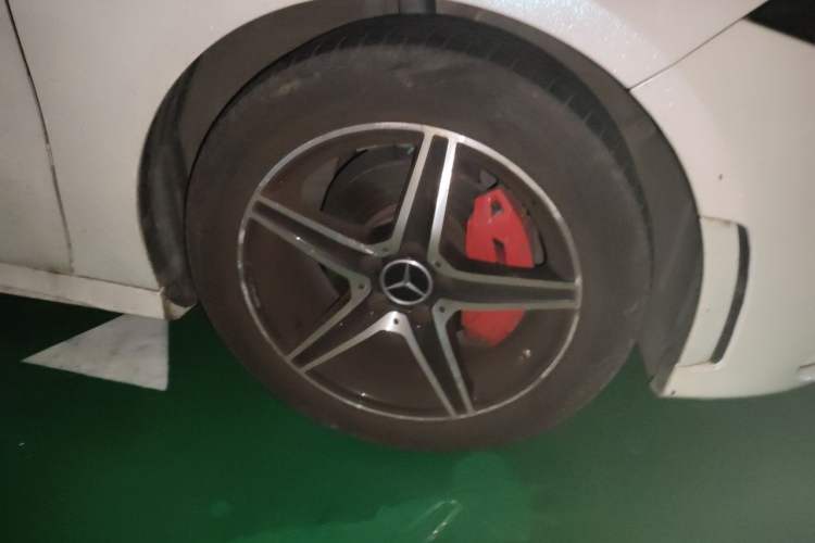 Used Mercedes-Benz A-Class 2022 A 180 L Sport Sedan Right Front Wheel Hub