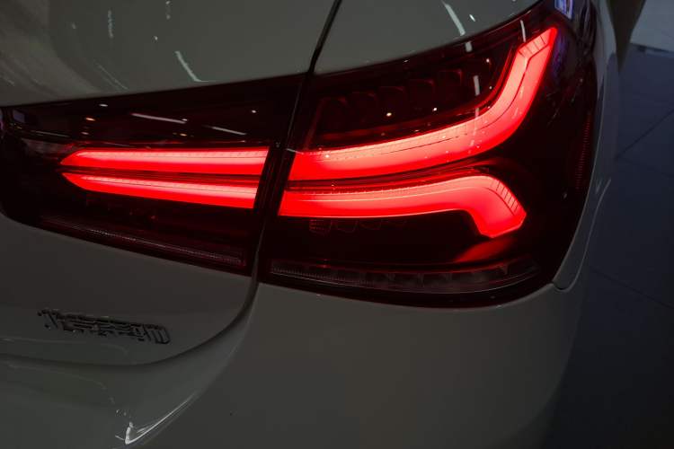 Used Mercedes-Benz A-Class 2022 Revised Version A 200 L Sport Sedan Fashionable Style Right Rear Taillight