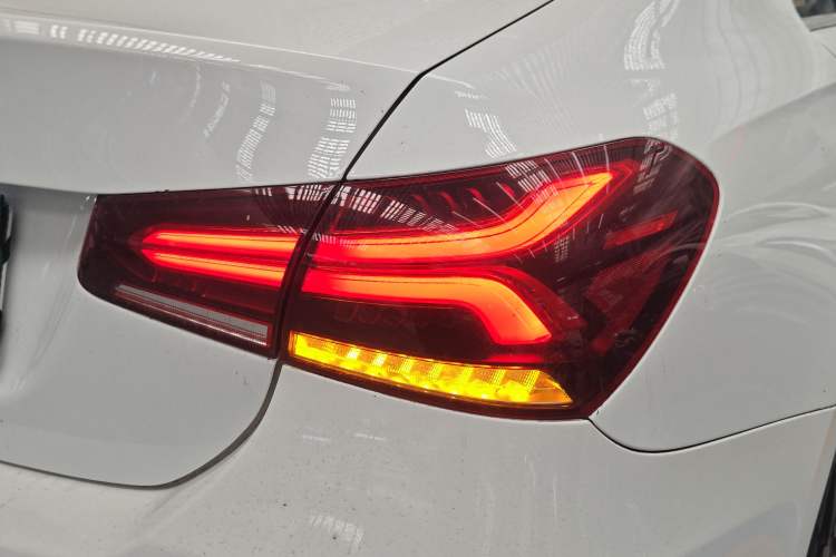 Used Mercedes-Benz A-Class 2022 Revised Version A 200 L Sport Sedan Fashionable Style Right Rear Taillight