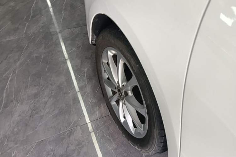 Used Mercedes-Benz A-Class 2022 A 200 L Sport Sedan Dynamic Model Right Rear Wheel Hub