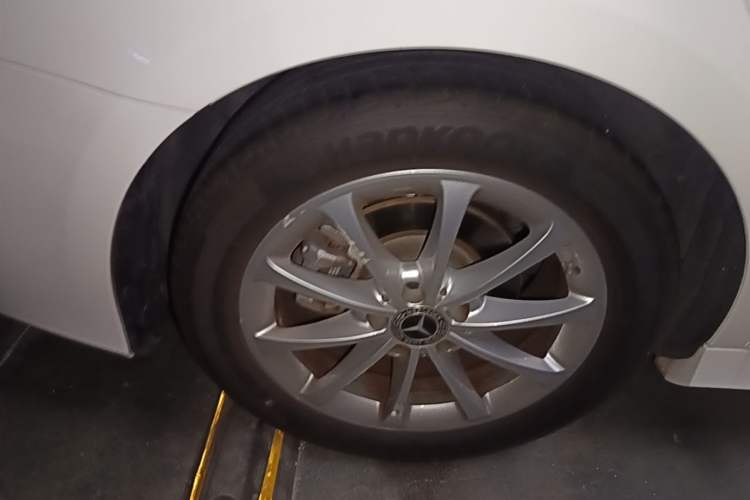 Used Mercedes-Benz A-Class 2022 Restyled A 200 L Sport Sedan Fashion Version Right Rear Wheel Hub