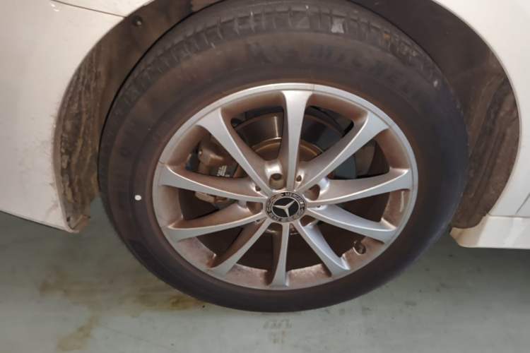 Used Mercedes-Benz A-Class 2022 A 200 L Sport Sedan Fashion Model Right Rear Wheel Hub