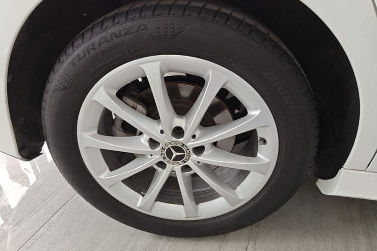 Used Mercedes-Benz A-Class 2022 Restyled A 200 L Sport Sedan Dynamic Version Right Rear Wheel Hub