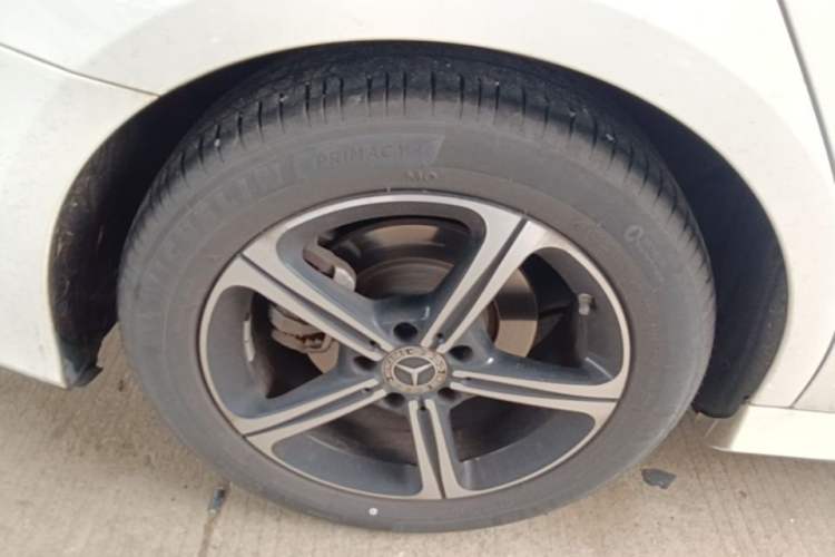 Used Mercedes-Benz A-Class 2022 Revised Version A 200 L Sport Sedan Fashionable Style Right Rear Wheel Hub