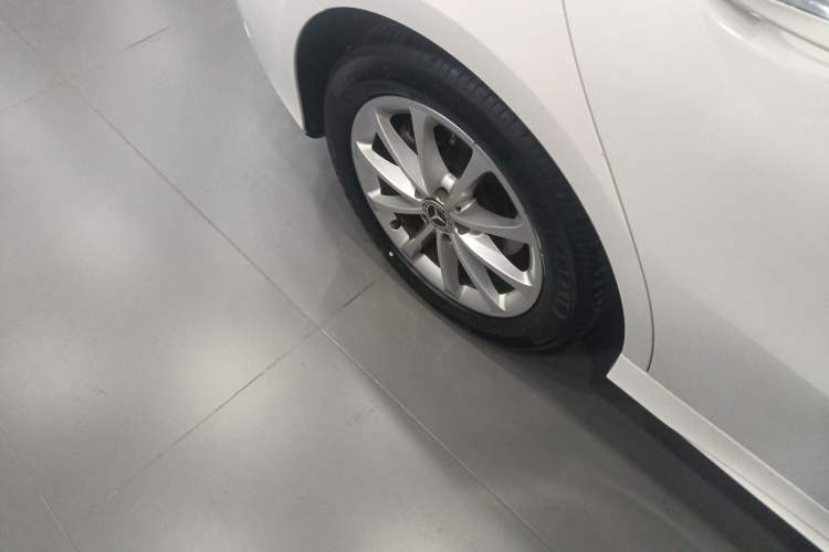 Used Mercedes-Benz A-Class 2022 Restyled A 200 L Sport Sedan Fashion Version Right Rear Wheel Hub