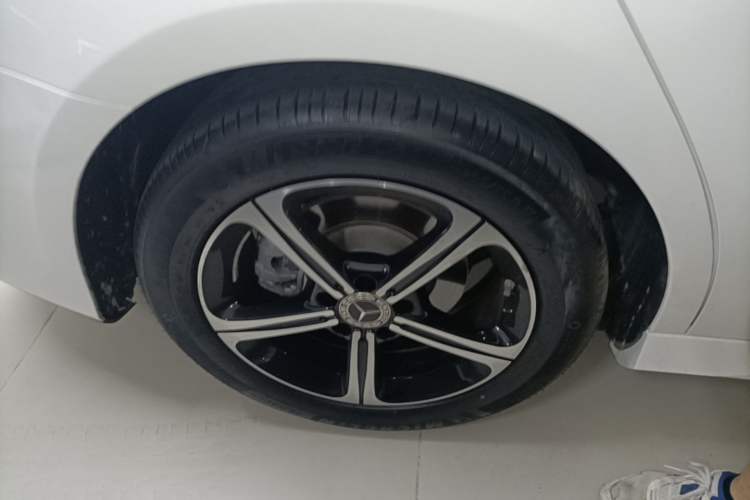 Used Mercedes-Benz A-Class 2022 Revised Version A 200 L Sport Sedan Fashionable Style Right Rear Wheel Hub