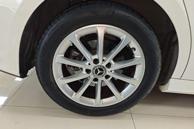 Used Mercedes-Benz A-Class 2022 Restyled A 200 L Sport Sedan Dynamic Version Right Rear Wheel Hub
