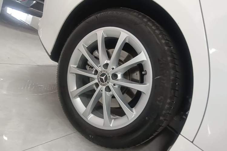 Used Mercedes-Benz A-Class 2022 Restyled A 200 L Sport Sedan Dynamic Version Right Rear Wheel Hub