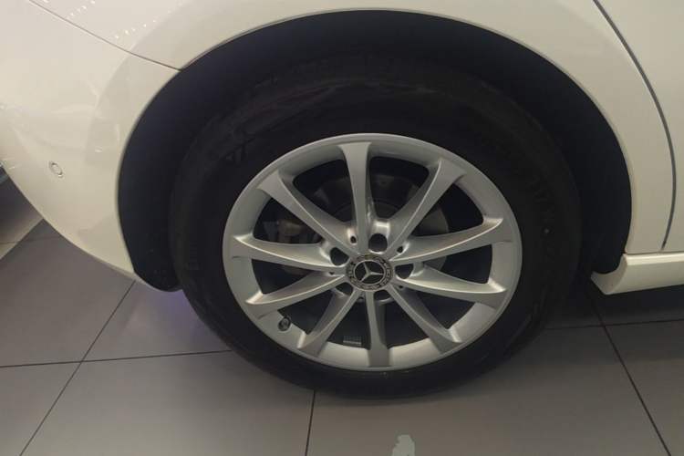 Used Mercedes-Benz A-Class 2022 Revised A 200 Fashion Version Right Rear Wheel Hub