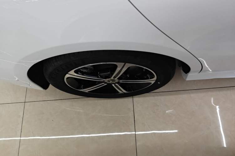 Used Mercedes-Benz A-Class 2022 Revised Version A 200 L Sport Sedan Fashionable Style Right Rear Wheel Hub