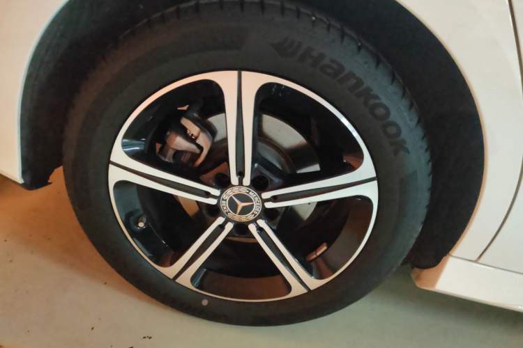 Used Mercedes-Benz A-Class 2022 Revised Version A 200 L Sport Sedan Fashionable Style Right Rear Wheel Hub