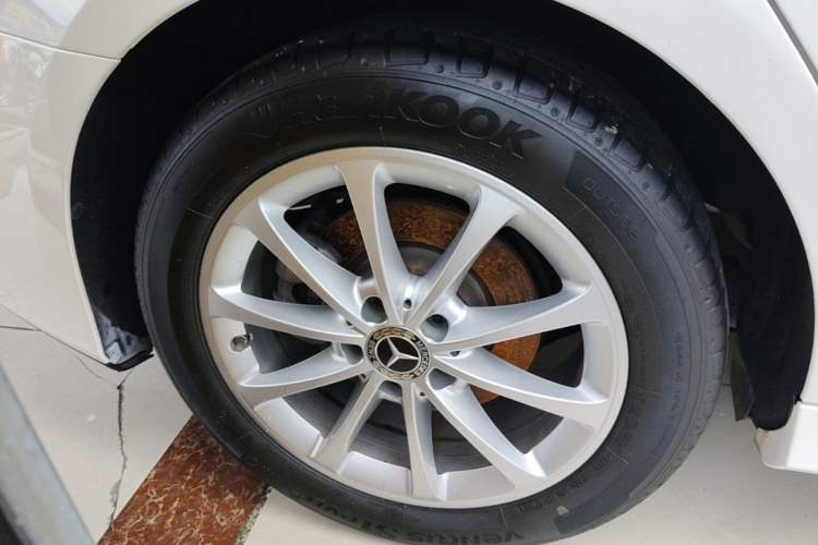 Used Mercedes-Benz A-Class 2022 Restyled A 200 L Sport Sedan Fashion Version Right Rear Wheel Hub