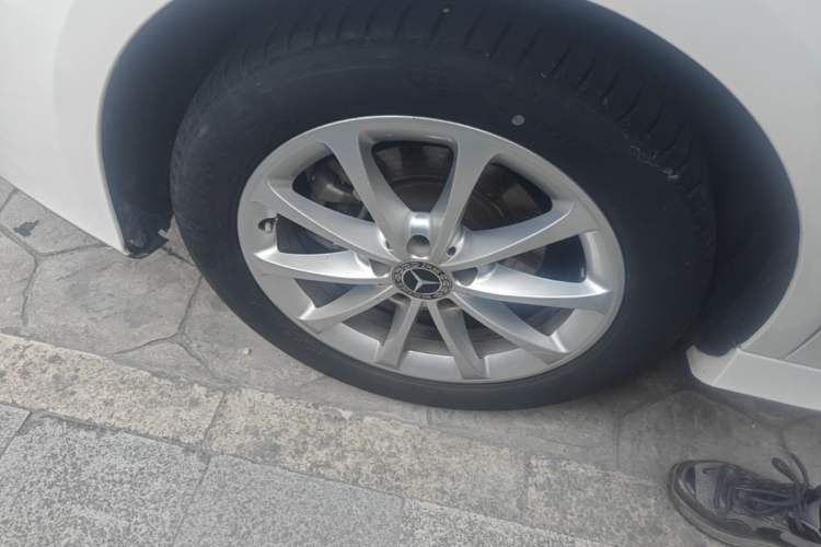 Used Mercedes-Benz A-Class 2022 A 200 L Sport Sedan Fashion Model Right Rear Wheel Hub
