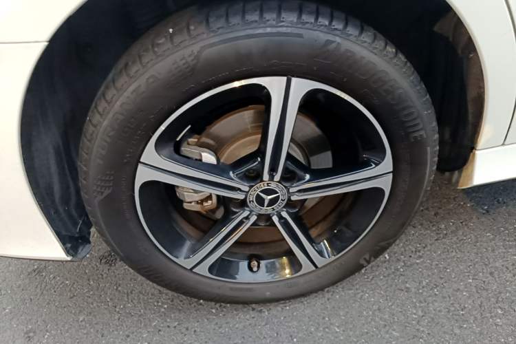 Used Mercedes-Benz A-Class 2022 Restyled A 200 L Sport Sedan Fashion Version Right Rear Wheel Hub