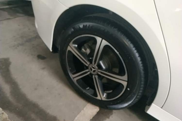 Used Mercedes-Benz A-Class 2022 Second Facelift A 200 L Sport Sedan Fashion Version Right Rear Wheel Hub