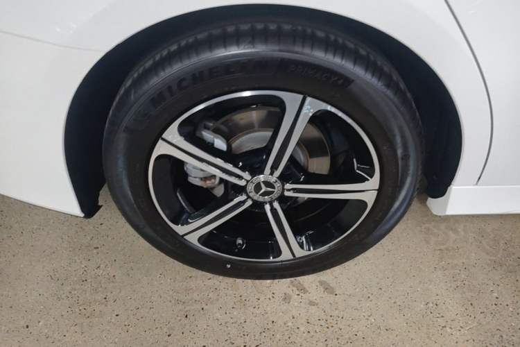 Used Mercedes-Benz A-Class 2022 Revised Version A 200 L Sport Sedan Fashionable Style Right Rear Wheel Hub