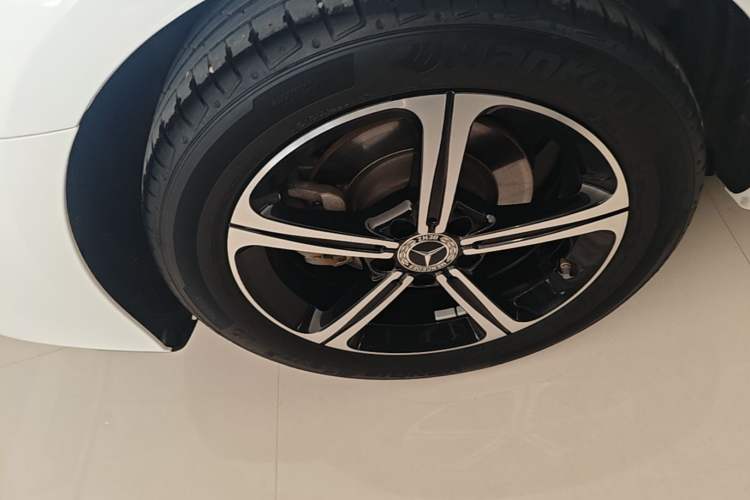 Used Mercedes-Benz A-Class 2022 Restyled A 200 L Sport Sedan Dynamic Version Right Rear Wheel Hub