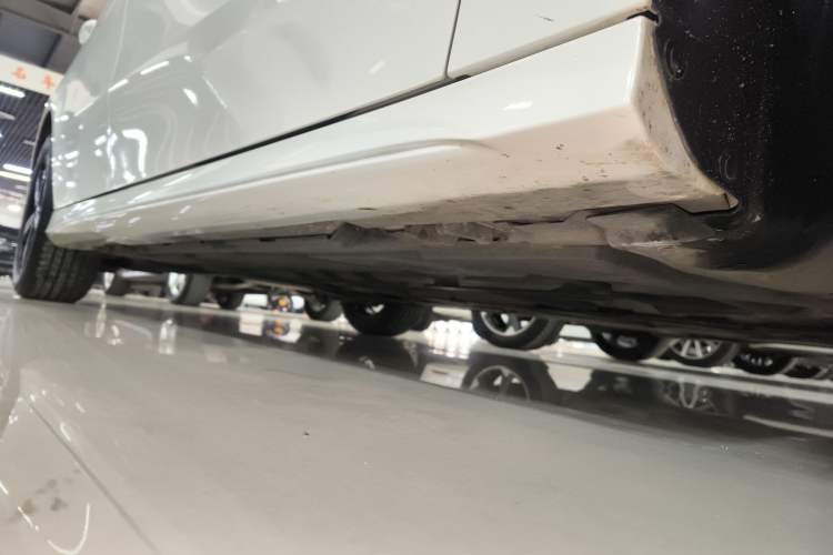 Used Mercedes-Benz A-Class 2022 Revised Version A 200 L Sport Sedan Fashionable Style Right Side Sill