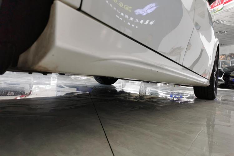 Used Mercedes-Benz A-Class 2022 Second Facelift A 200 L Sport Sedan Fashion Version Right Side Sill