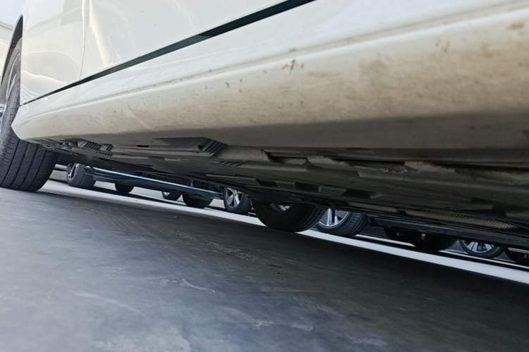 Used Mercedes-Benz A-Class 2022 Revised Version A 200 L Sport Sedan Fashionable Style Right Side Sill