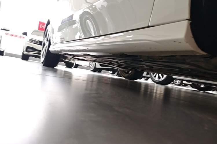 Used Mercedes-Benz A-Class 2022 Second Facelift A 200 L Sport Sedan Fashion Version Right Side Sill