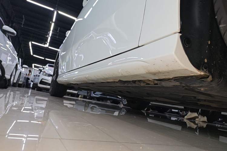 Used Mercedes-Benz A-Class 2022 Revised Version A 200 L Sport Sedan Fashionable Style Right Side Sill