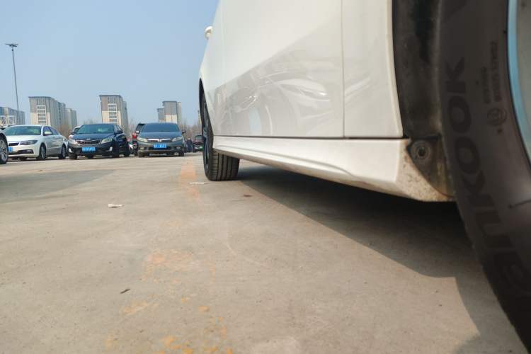 Used Mercedes-Benz A-Class 2022 Revised Version A 200 L Sport Sedan Fashionable Style Right Side Sill
