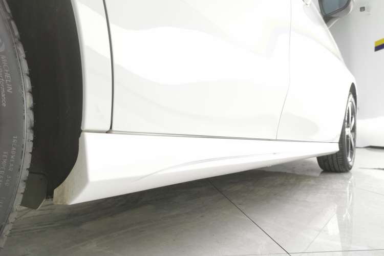 Used Mercedes-Benz A-Class 2022 Second Facelift A 200 L Sport Sedan Fashion Version Right Side Sill