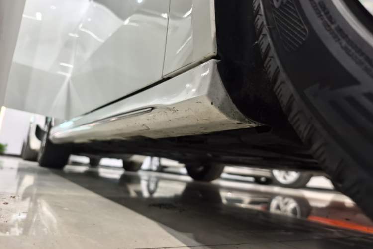 Used Mercedes-Benz A-Class 2022 Second Facelift A 200 L Sport Sedan Fashion Version Right Side Sill