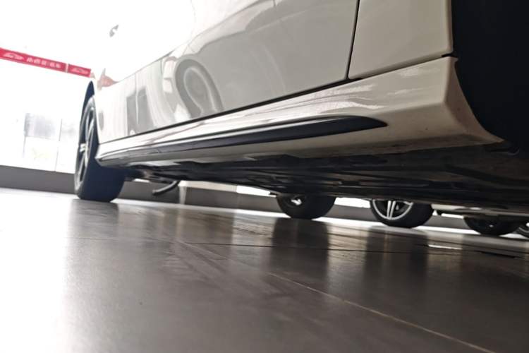 Used Mercedes-Benz A-Class 2022 Second Facelift A 200 L Sport Sedan Fashion Version Right Side Sill