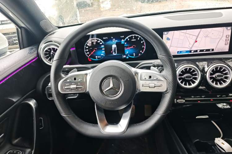 Used Mercedes-Benz A-Class 2022 Second Facelift A 200 L Sport Sedan Fashion Version Steering Wheel