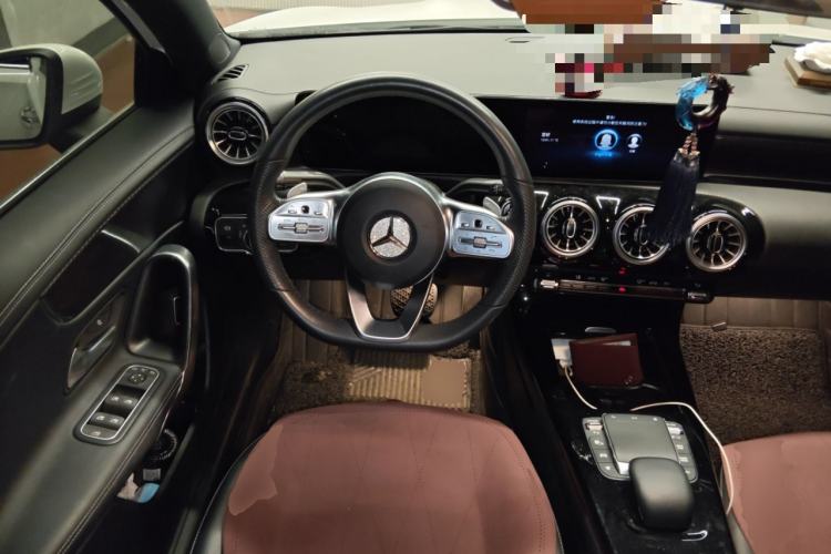 Used Mercedes-Benz A-Class 2022 Second Facelift A 200 L Sport Sedan Fashion Version Steering Wheel