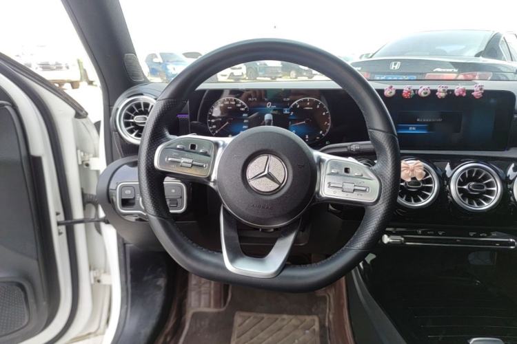 Used Mercedes-Benz A-Class 2022 Restyled A 200 L Sport Sedan Fashion Version Steering Wheel