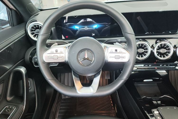 Used Mercedes-Benz A-Class 2022 Restyled A 200 L Sport Sedan Fashion Version Steering Wheel