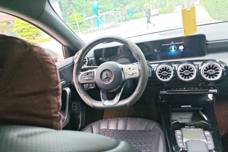 Used Mercedes-Benz A-Class 2022 Revised Version A 200 L Sport Sedan Fashionable Style Steering Wheel