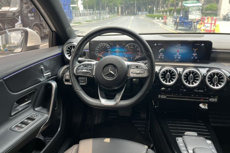 Used Mercedes-Benz A-Class 2022 Restyled A 200 L Sport Sedan Fashion Version Steering Wheel